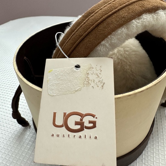 SOLD New Ugg Sheep Skin Shearling EarMuffs Natural Color Adults Buckle $75 - Picture 8 of 11